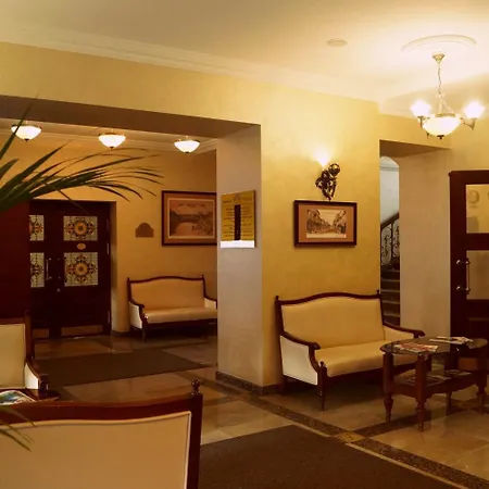 гарни Отель